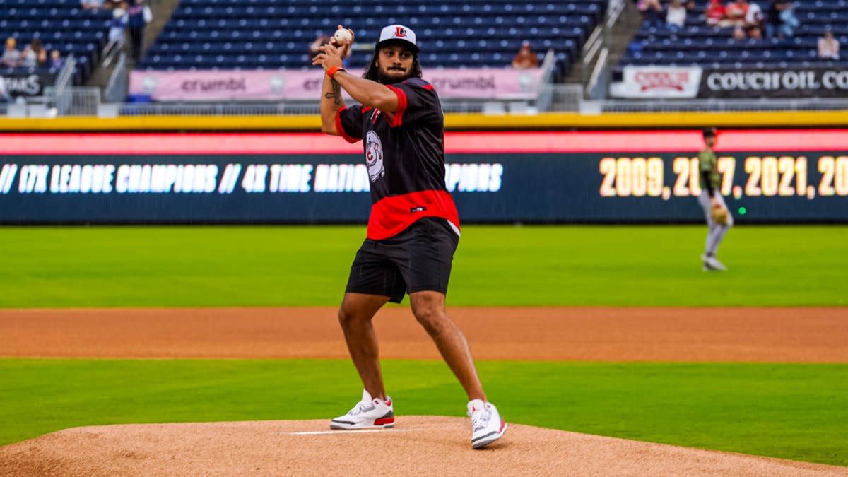 Read more about the article Jalen Chatfield Throws Out First Pitch at Durham Bulls ‘Hurricanes’ Night