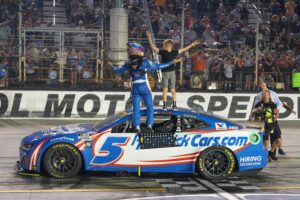 Read more about the article Kyle Larson dominates at Bristol, four Cup drivers eliminated from NASCAR playoffs