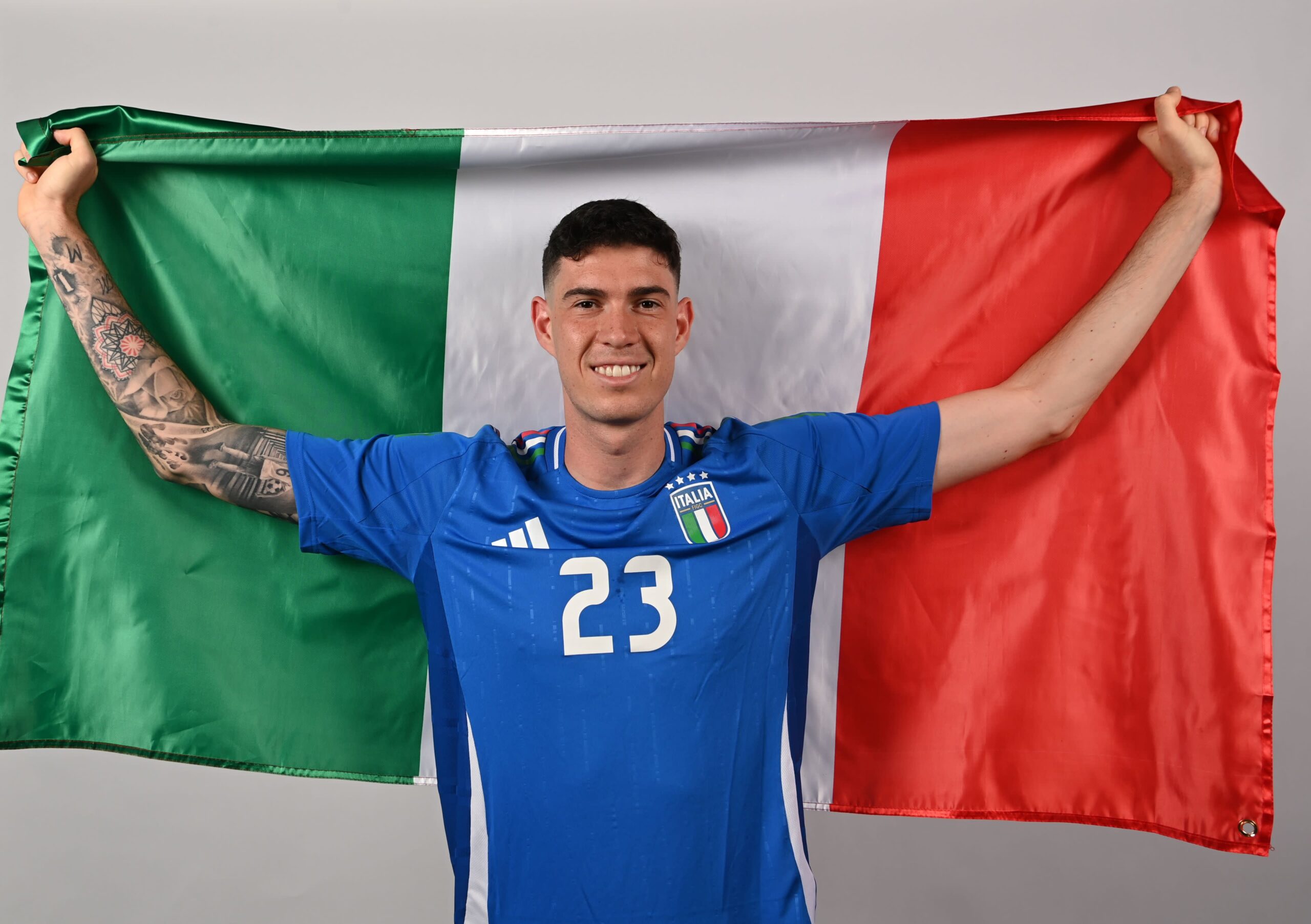 Read more about the article Photo – Inter Milan Star Celebrates Italy Nations League Win: ‘Azzurro Business’