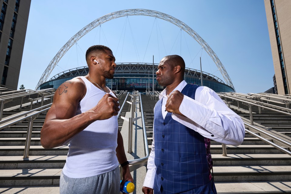 Read more about the article Anthony Joshua could join elite club that includes Evander Holyfield and Lennox Lewis if he beats Daniel Dubois