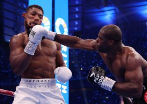 Read more about the article Derek Chisora admits he’s ‘delusional’ as he’s forced to watch back wild prediction before Anthony Joshua vs Daniel Dubois