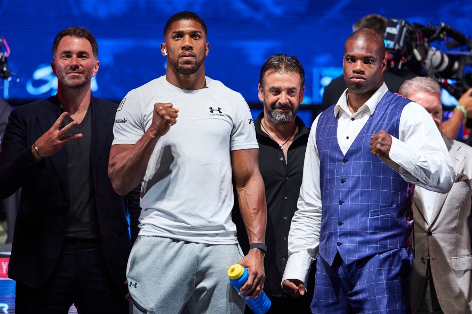 Read more about the article Oleksandr Usyk and Tyson Fury disagree with their predictions for Anthony Joshua vs Daniel Dubois