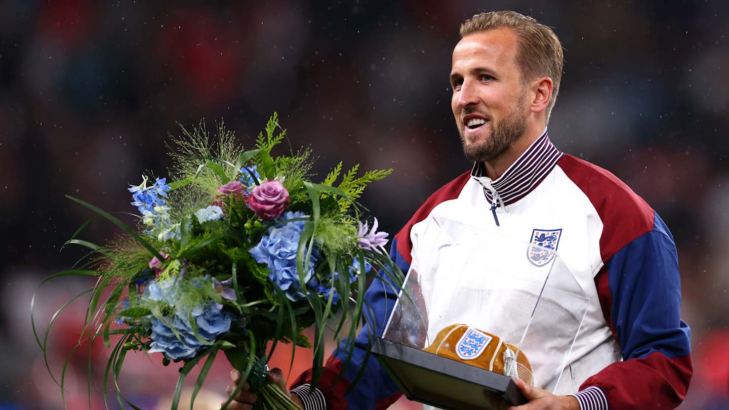 You are currently viewing Harry Kane hints at England role change after earning 100th cap