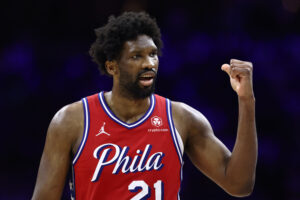 Read more about the article Joel Embiid signs a reported 3-year, $193M extension with 76ers