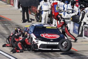 Read more about the article Survive and advance is the mantra for NASCAR Cup Series playoff contenders after chaotic Kansas race