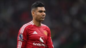 Read more about the article Man Utd squad’s ‘theory’ behind Casemiro struggles revealed