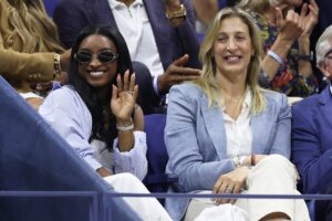 Read more about the article 30 celebrities in attendance for the US Open, including Simone Biles