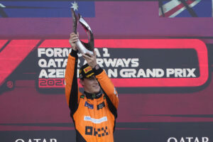 Read more about the article Piastri wins F1’s Azerbaijan Grand Prix after late crash knocked out Perez and Sainz