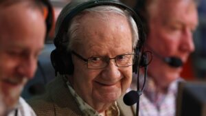 Read more about the article Al McCoy, the radio voice of the Phoenix Suns for more than a half-century, has died at 91