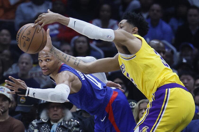 You are currently viewing Lakers’ Christian Wood out two months after latest knee surgery