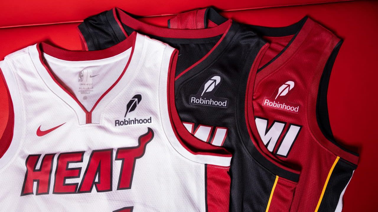 You are currently viewing Robinhood Inks Third NBA Jersey Patch Deal via Klutch Sports