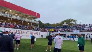 Read more about the article Fans left in wait for hours trying to get onto Solheim Cup grounds for Day 1