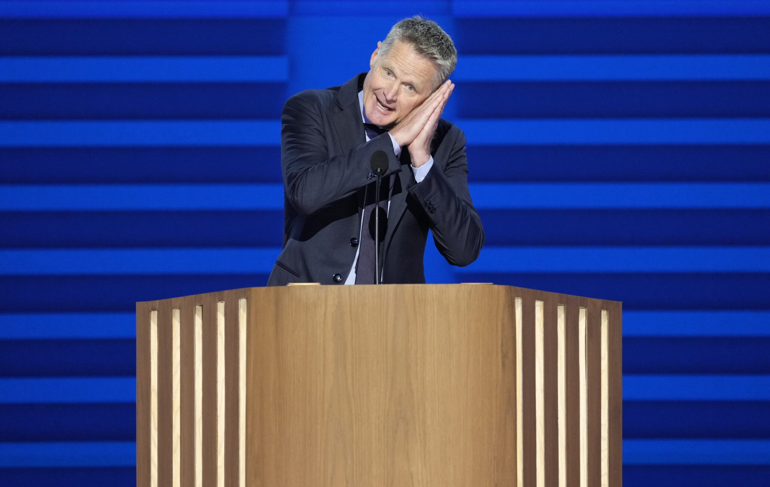 You are currently viewing Warriors’ Kerr felt like ‘fish out of water’ giving speech at DNC