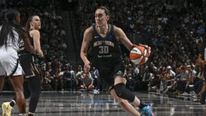 Read more about the article Breanna Stewart reminds Aces she’s still a force, drops 34 in Liberty Game 1 win