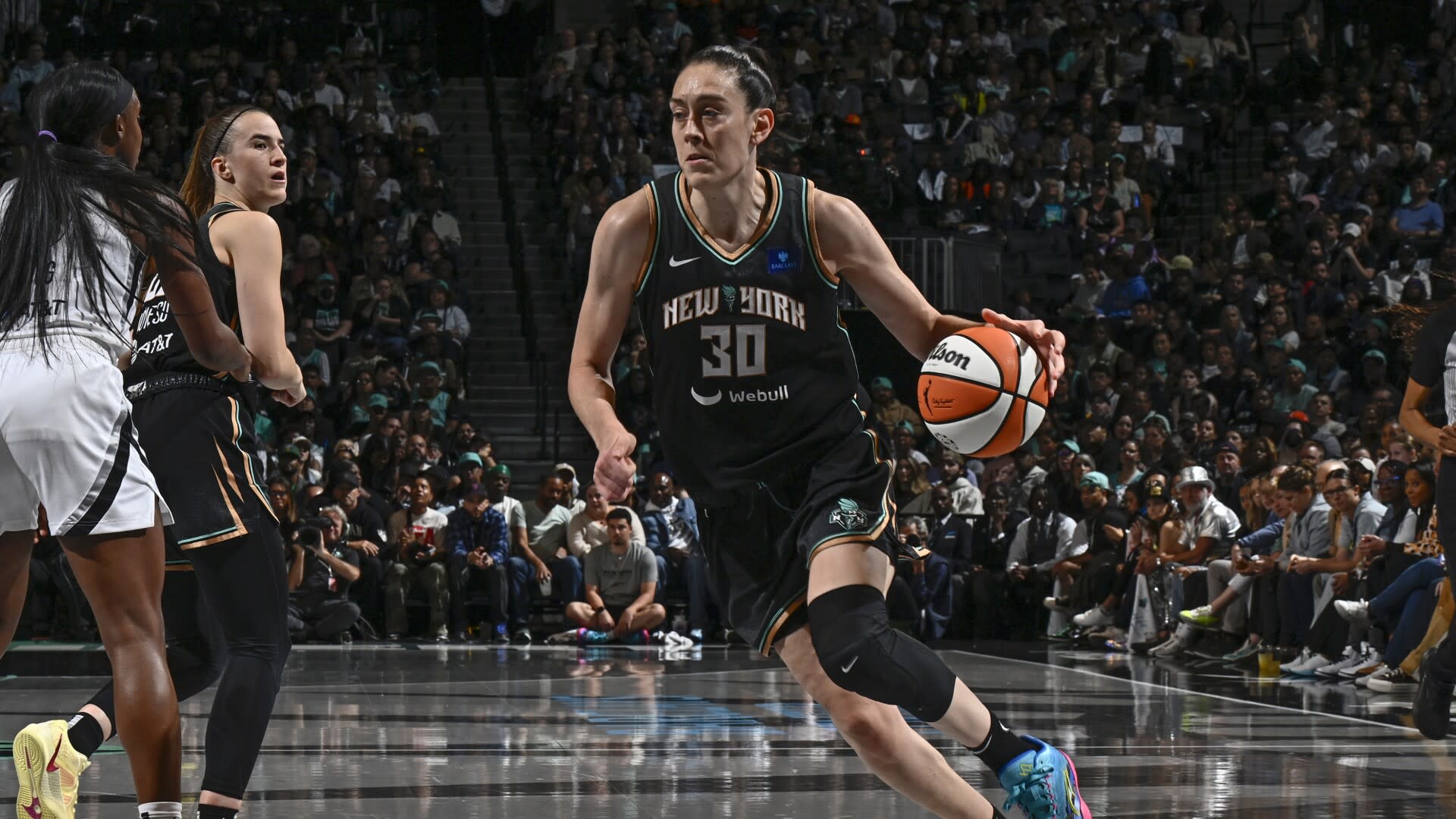 You are currently viewing Breanna Stewart reminds Aces she’s still a force, drops 34 in Liberty Game 1 win