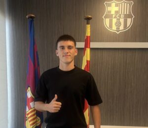 Read more about the article Official: Barcelona confirm the contract extension of 16-year-old midfield prospect