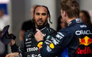 Read more about the article Lewis Hamilton urges Max Verstappen to refuse ‘joke’ community service order