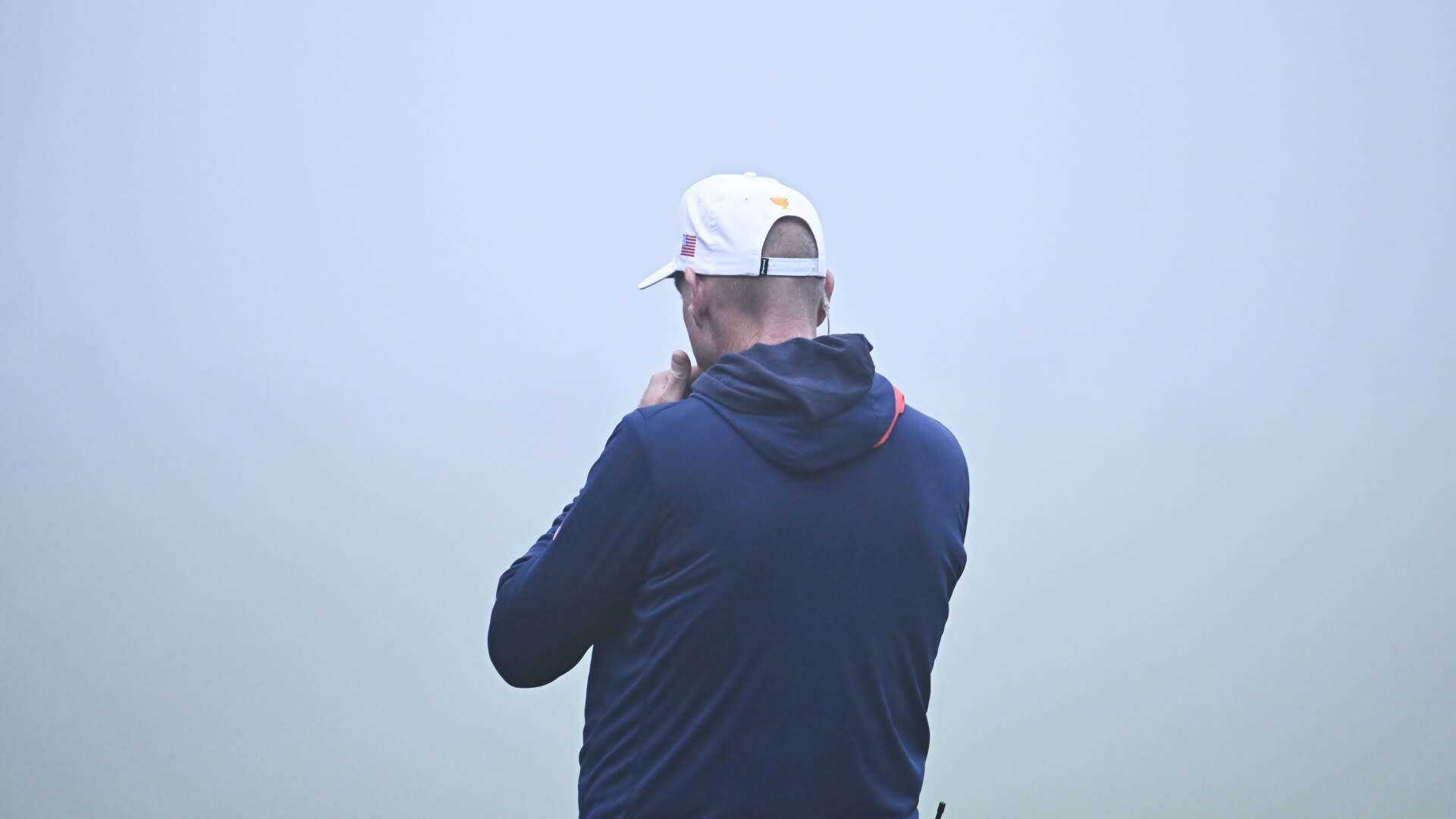 You are currently viewing Play resumes after lengthy fog suspension at Presidents Cup