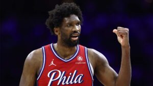 Read more about the article Joel Embiid signs three-year, $192.9 million max extension that keeps him in Philadelphia through 2029