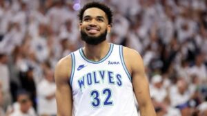 Read more about the article SEE IT: NYC back pages react to Knicks’ blockbuster trade for Karl-Anthony Towns