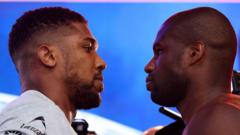 Read more about the article ‘Gladiator’ Joshua heavier than Dubois at weigh-in