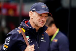 Read more about the article Watch live: Aston Martin F1 announce signing of former Red Bull designer Adrian Newey