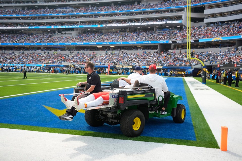 You are currently viewing Kansas City Chiefs’ three-peat hopes suffer major dent after Patrick Mahomes accidentally injures key offensive weapon