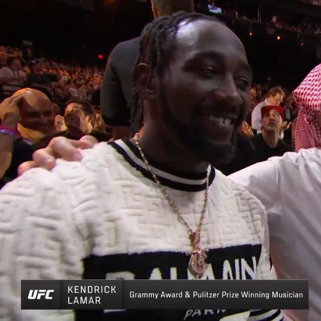 You are currently viewing Terence Crawford confused for Kendrick Lamar in hilarious blunder on UFC 306 broadcast