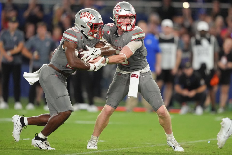 You are currently viewing After ending 40-year-year wait, starting quarterback walks out on playoff contender amid NIL dispute claims