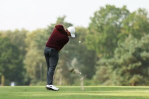 Read more about the article Rory McIlroy snaps club and putts left-handed in wild opening day at BMW PGA Championship