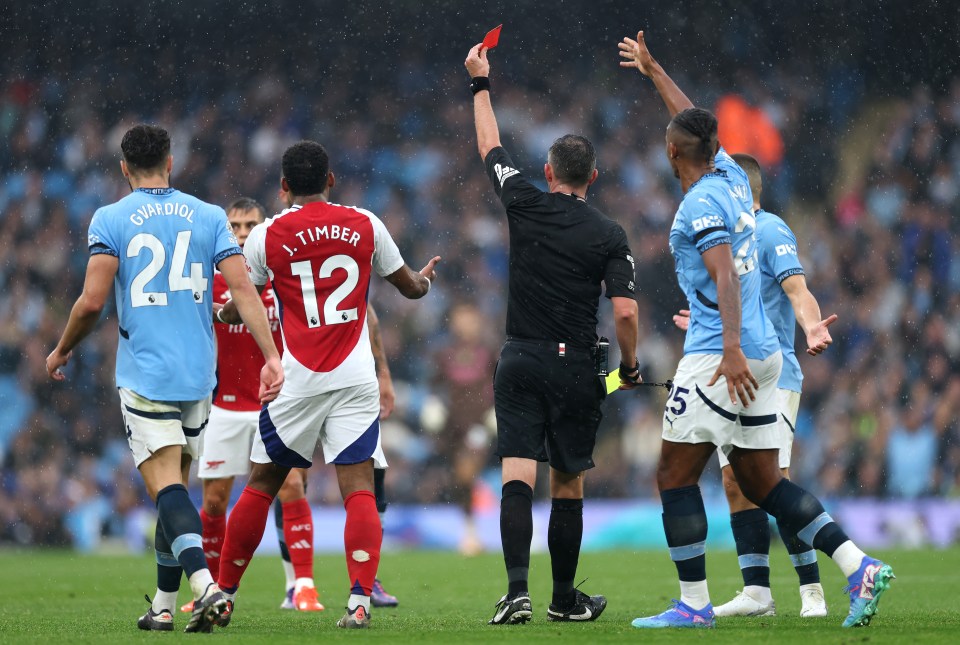 You are currently viewing Why Leandro Trossard is not suspended for Arsenal’s Premier League clash against Leicester despite Man City red card