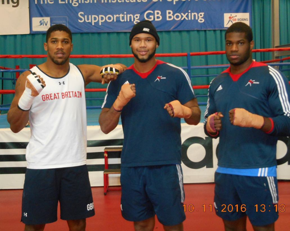 Read more about the article Anthony Joshua responds to Anthony Fowler’s claim in talkSPORT interview that his ‘legs turned to jelly’ in Daniel Dubois sparring