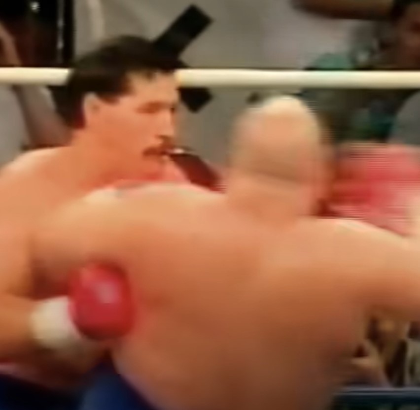 You are currently viewing Butterbean was incredibly dropped by first punch of fight in just five seconds but managed to earn controversial draw