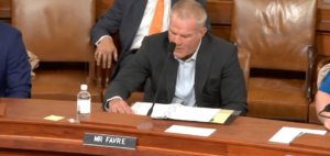 Read more about the article NFL Hall of Famer Brett Favre reveals Parkinson’s diagnosis aged 54 in Congressional hearing