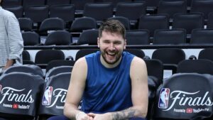 Read more about the article Check out some ridiculous Luka Doncic trick shots