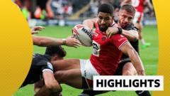 You are currently viewing Salford thump Hull FC to clinch play-off spot