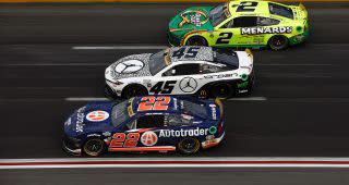 You are currently viewing Joey Logano wins playoff opener at Atlanta in thrilling overtime