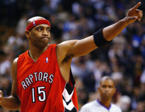 Read more about the article Vince Carter set to be first Toronto Raptors player to have jersey number retired: report