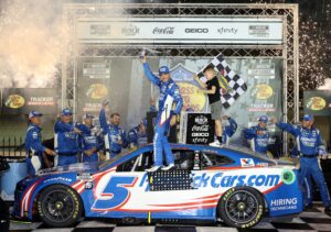 Read more about the article NASCAR Bristol race winners and losers: Another Kyle Larson dominant night