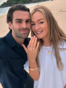 Read more about the article Laura Woods announces engagement to Adam Collard in heartwarming post