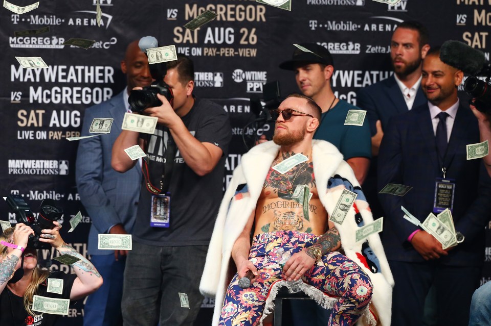 You are currently viewing Conor McGregor sits in Rolls Royce to announce surprise partnership with ‘Pimp My Ride’ legend Xzibit