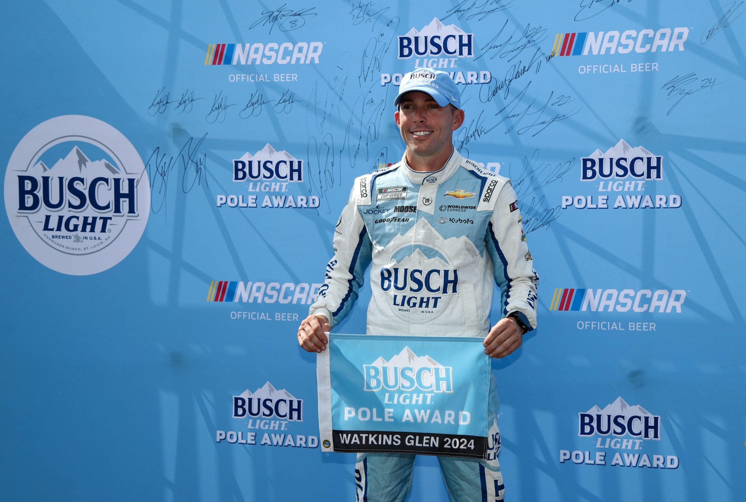 Read more about the article Ross Chastain claims pole for Go Bowling at The Glen