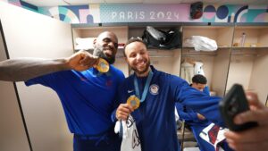 Read more about the article Stephen Curry says he would like more chances to compete with LeBron, ‘even if we’re teammates or not’