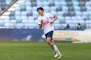 Read more about the article Manchester City sign Tottenham midfielder destined for University of California