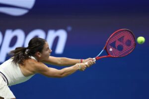 Read more about the article Emma Navarro v Aryna Sabalenka LIVE: Latest US Open scores as women’s semi-final heads to tiebreak