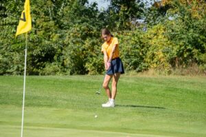 Read more about the article Kassidy Hassenzahl leads Hillsdale girls golf with 3rd place finish at Madison Jamboree