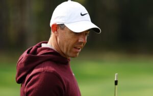 Read more about the article Watch: Rory McIlroy hits to seven feet despite snapping head of eight-iron