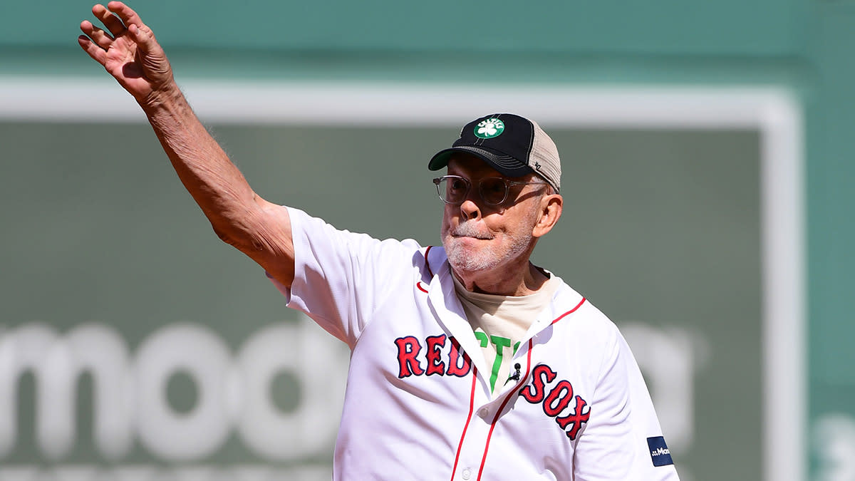 Read more about the article Watch: C’s legend Mike Gorman throws out first pitch at Red Sox game