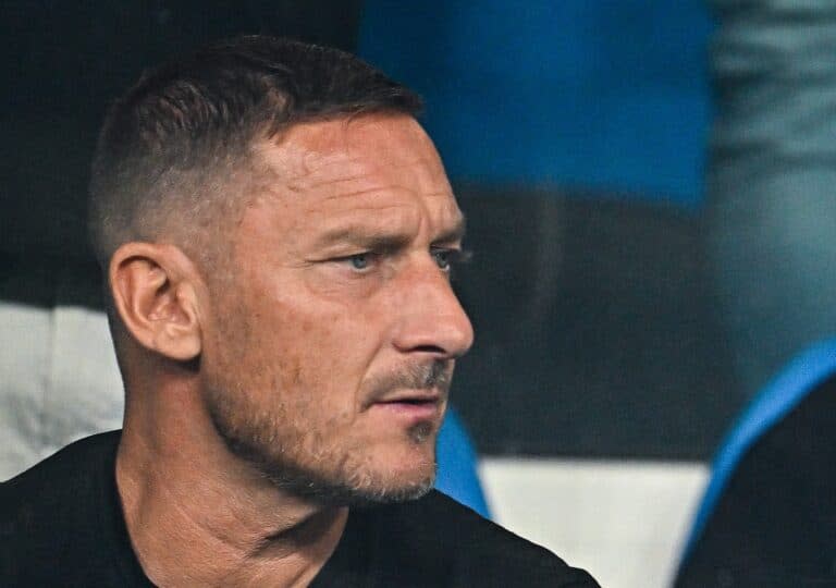 Read more about the article Francesco Totti discusses Roma’s transfer market, De Rossi and more: “The club didn’t seek me out.”