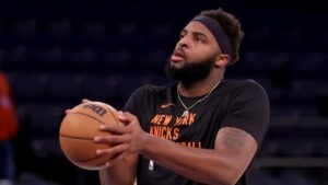 Read more about the article Knicks Mailbag: Mitchell Robinson to miss start of season; more roster moves coming?